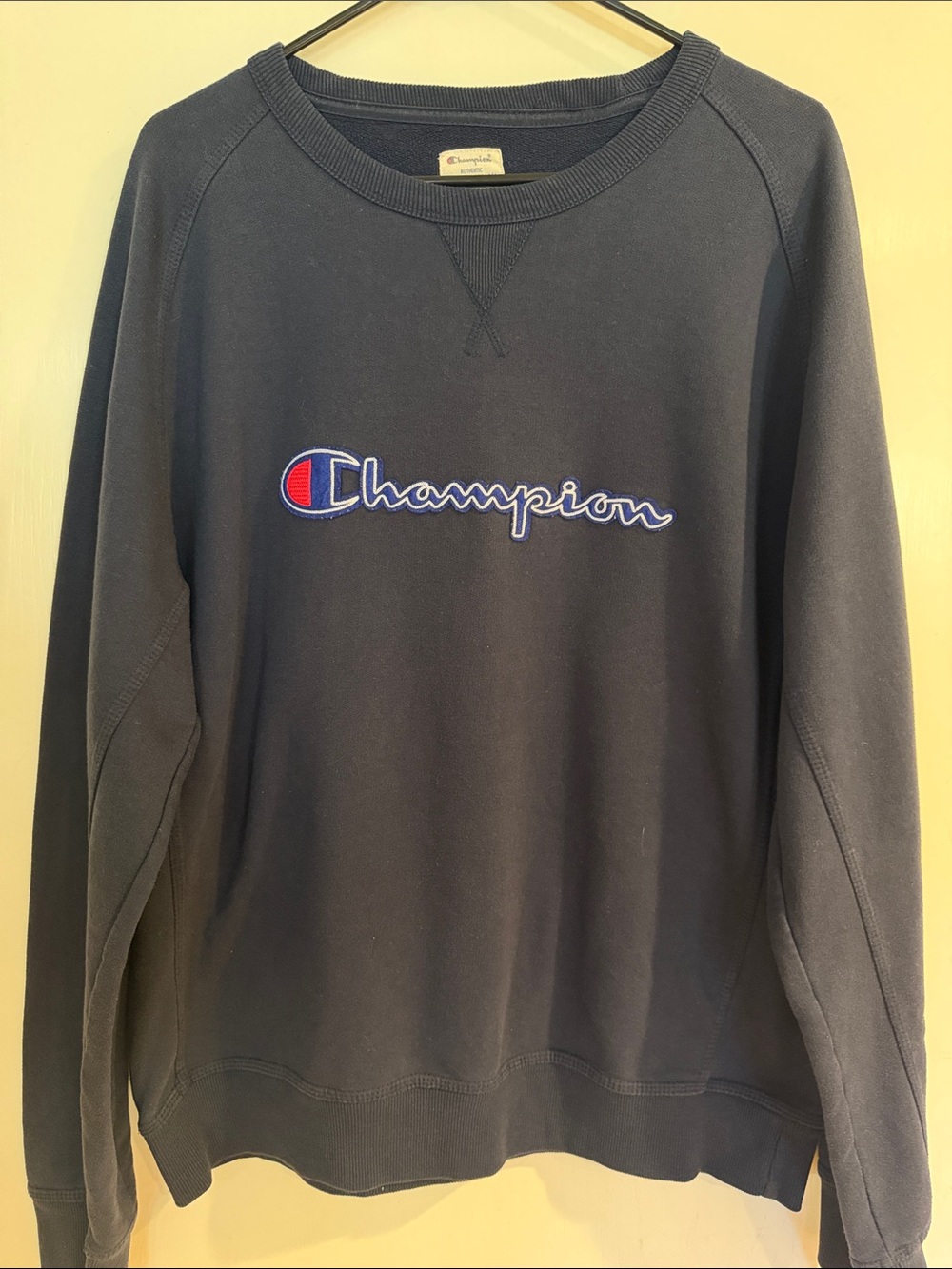 Champion Crewneck Sweatshirt in Dark Navy with Embroidered Logo Mens XXL